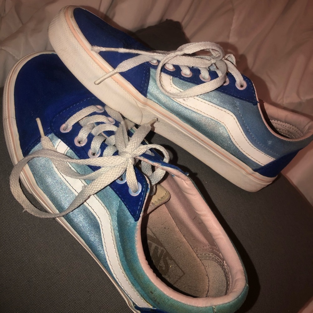 Custom vans - Picture 2 of 4